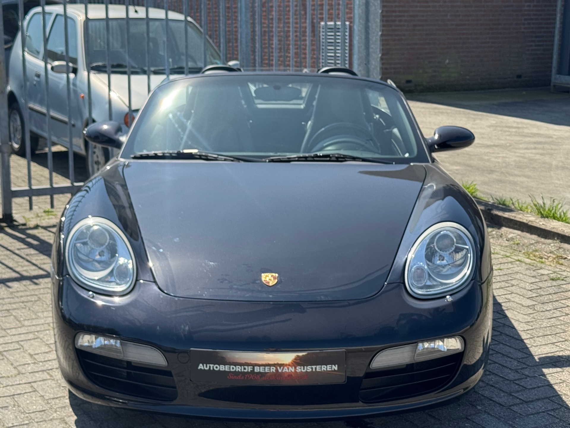 33670448-1.jpg