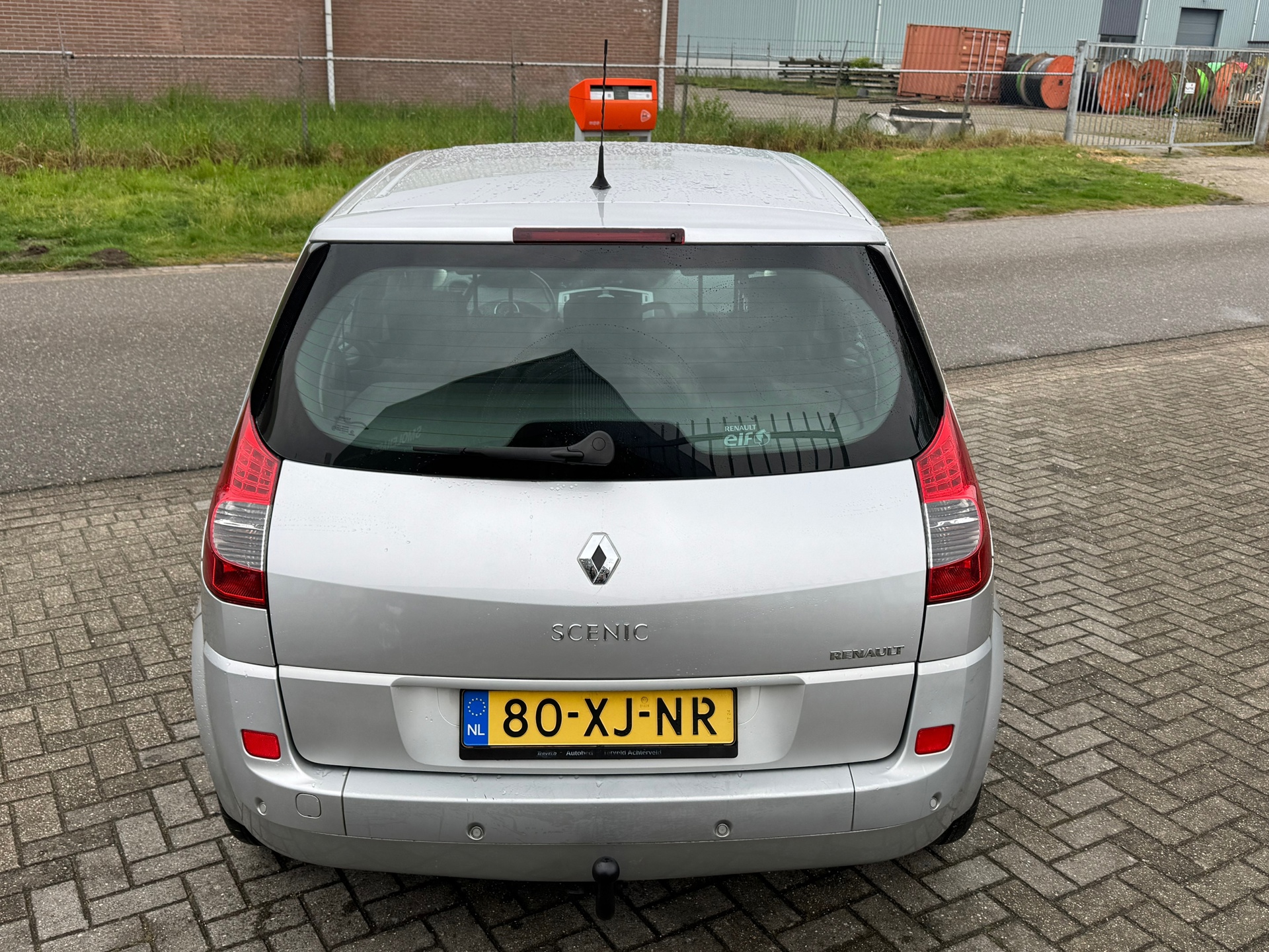 43273849-30.jpg