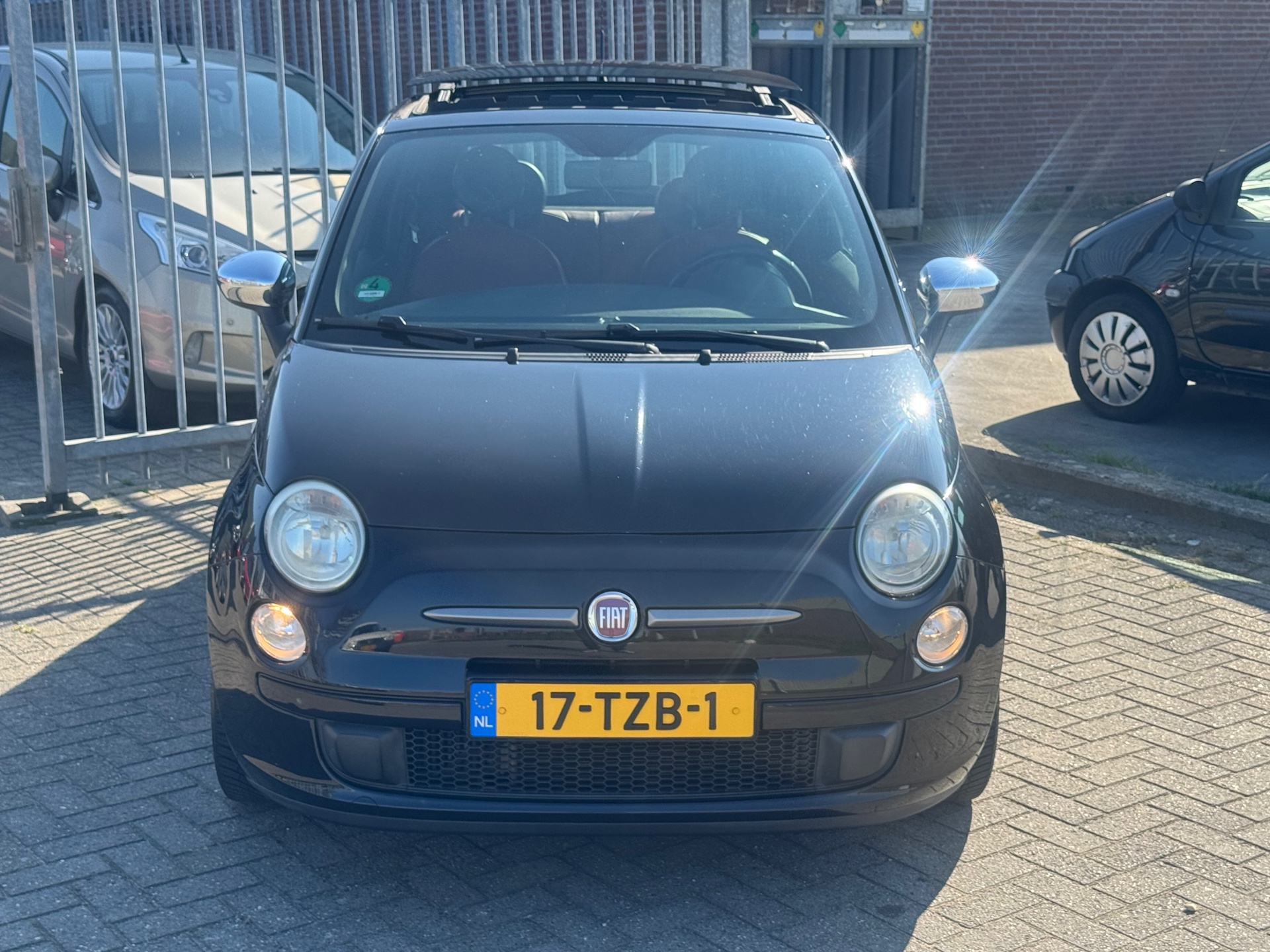 43715471-1.jpg