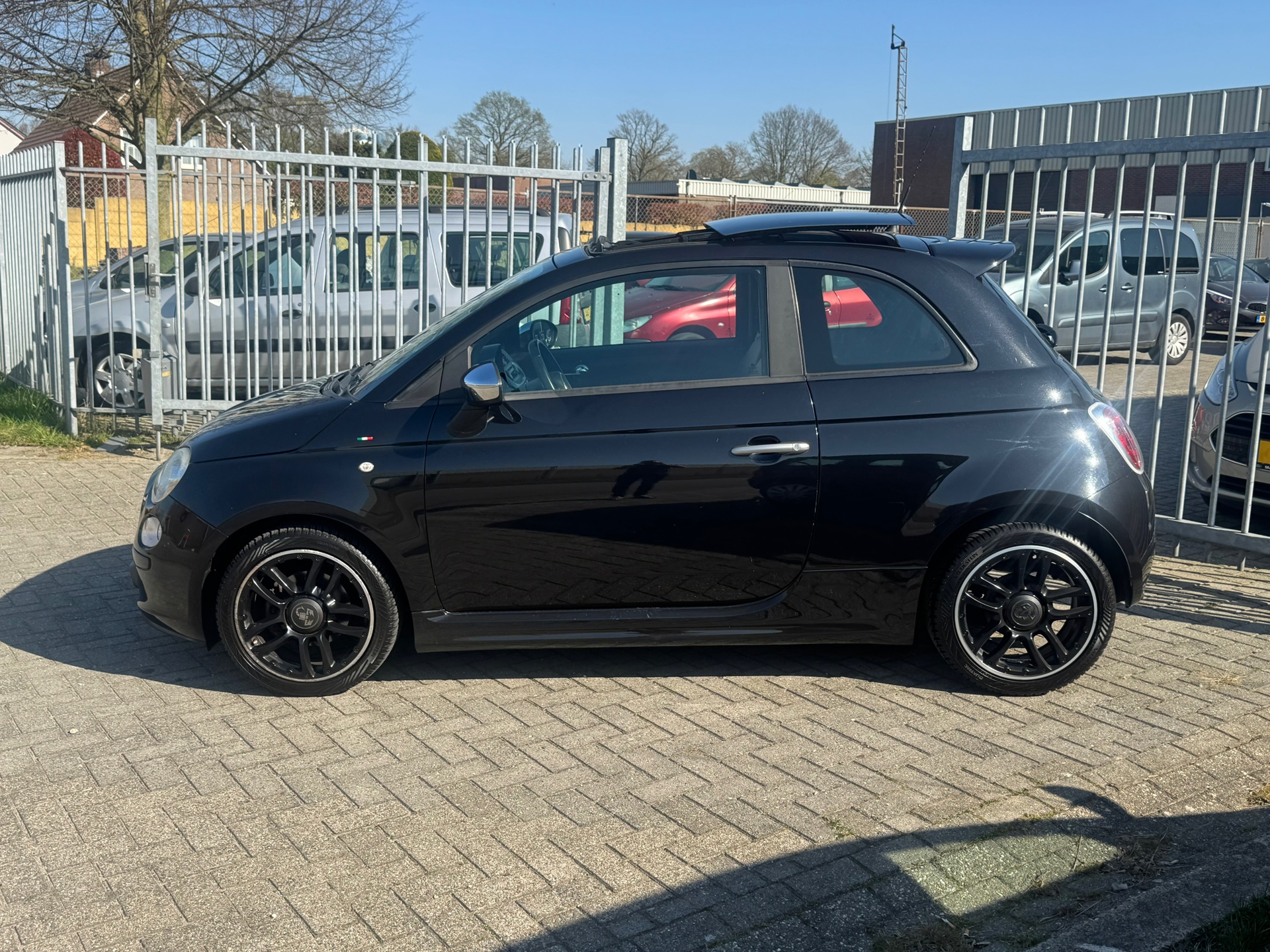 43715471-10.jpg