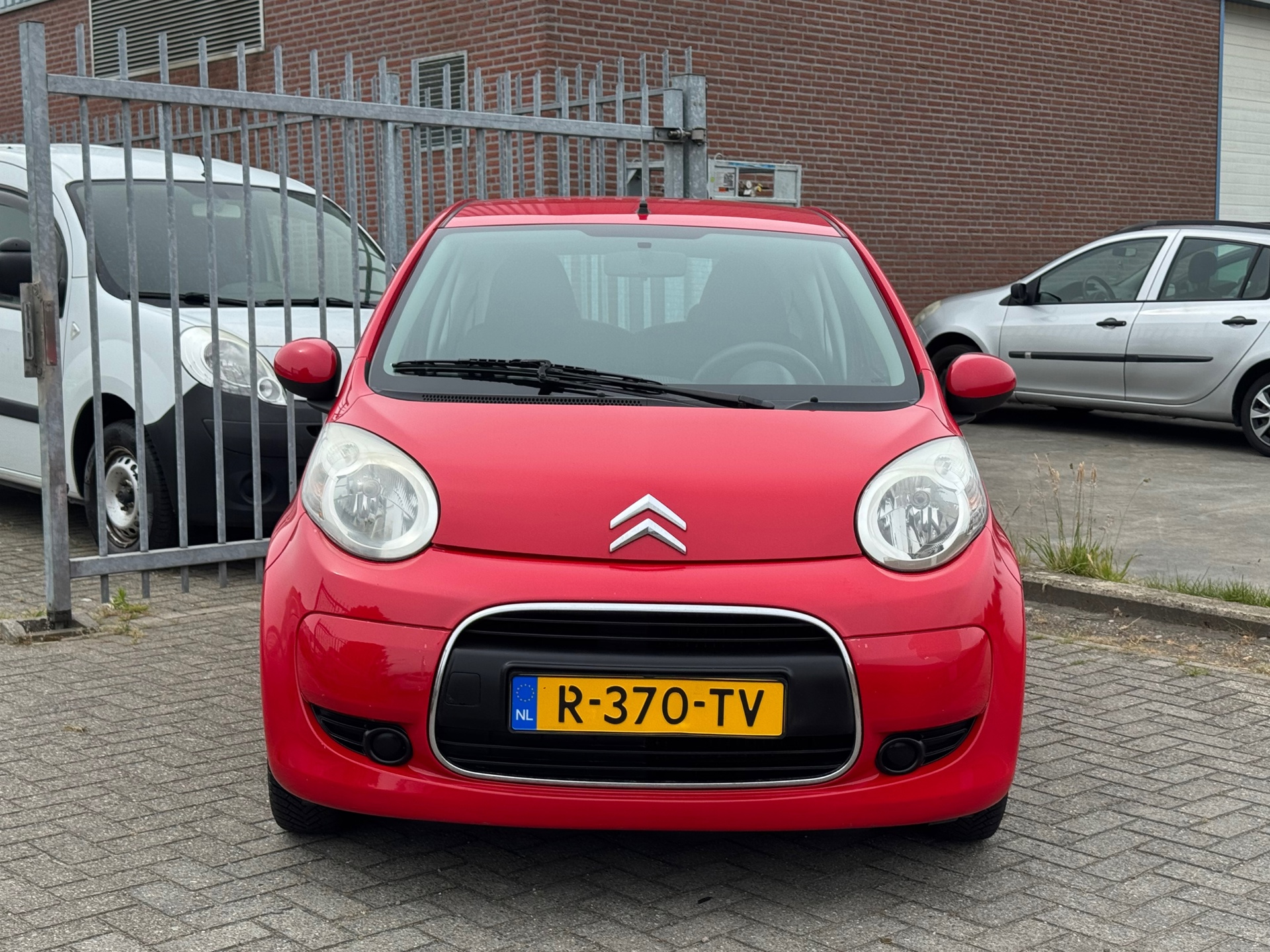 45221783-1.jpg