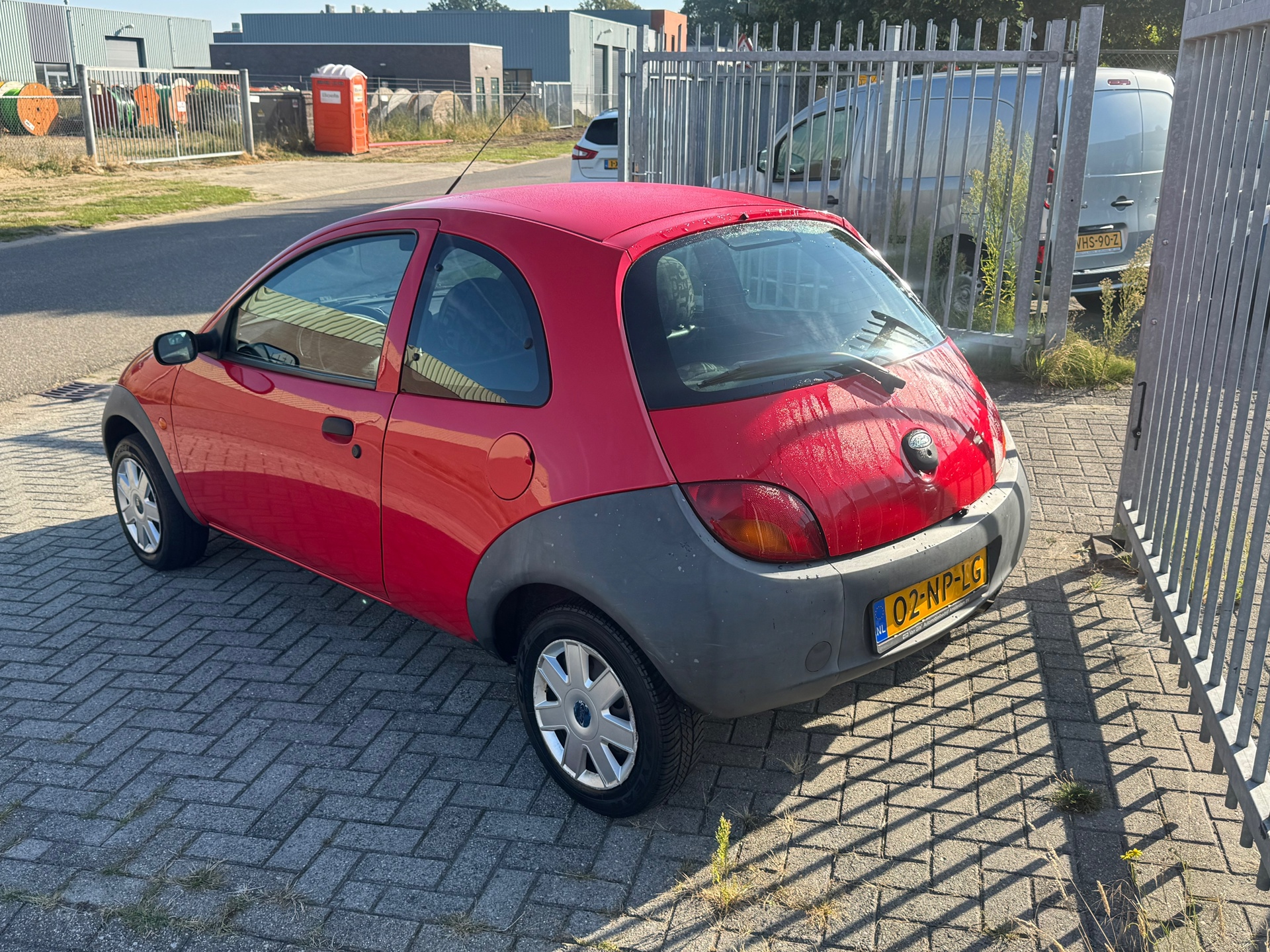 47444289-8.jpg