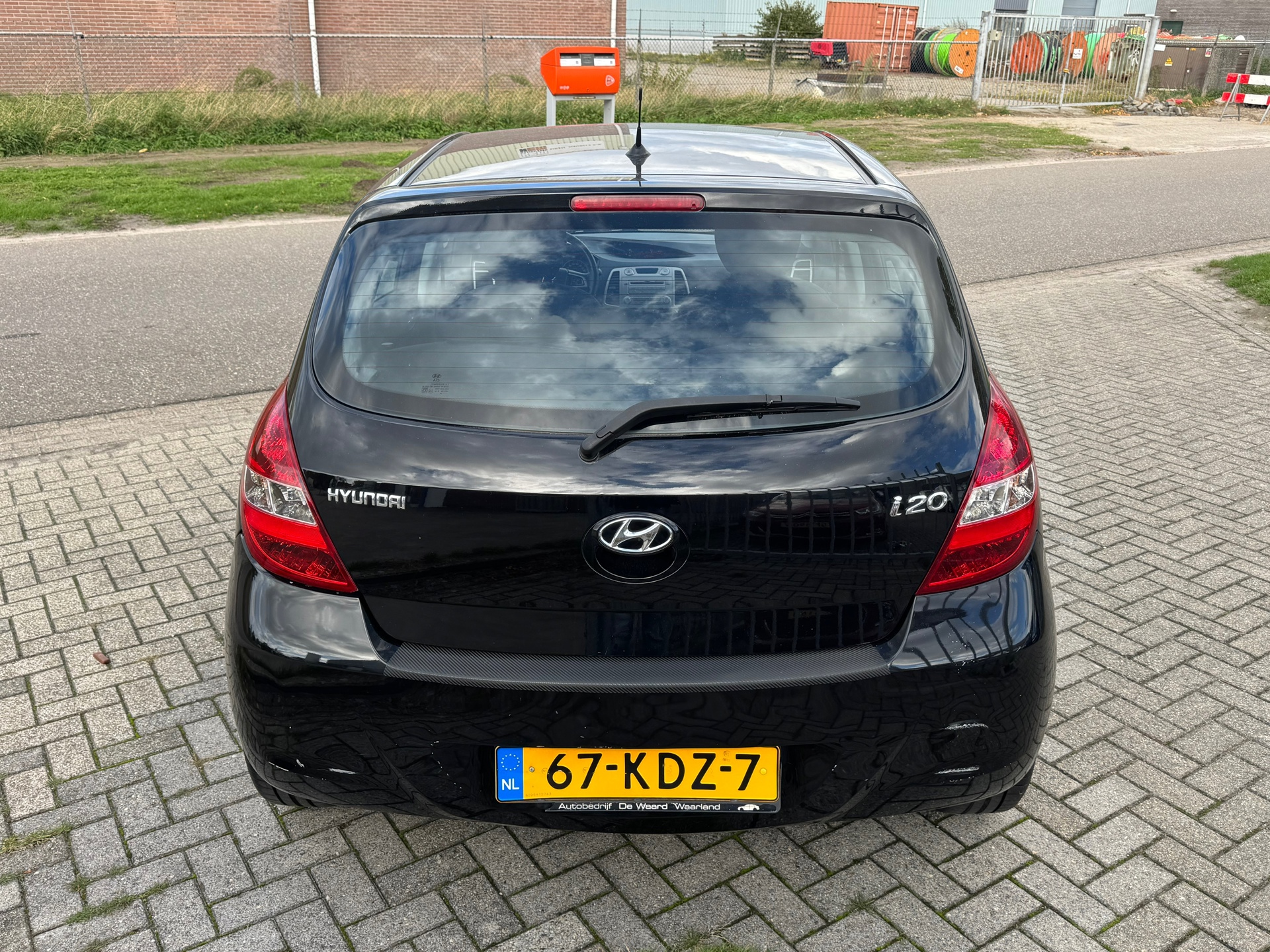 48669441-32.jpg