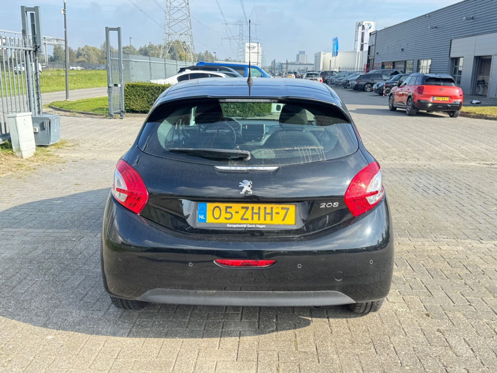 48670927-7.jpg
