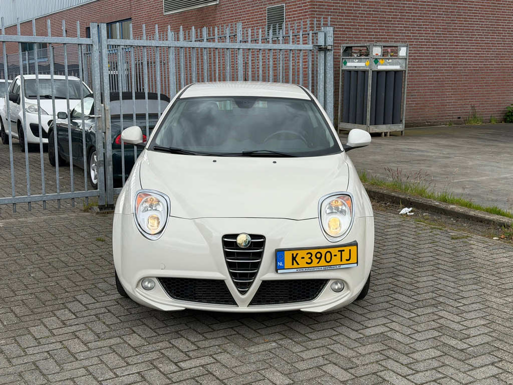 53545648-1.jpg