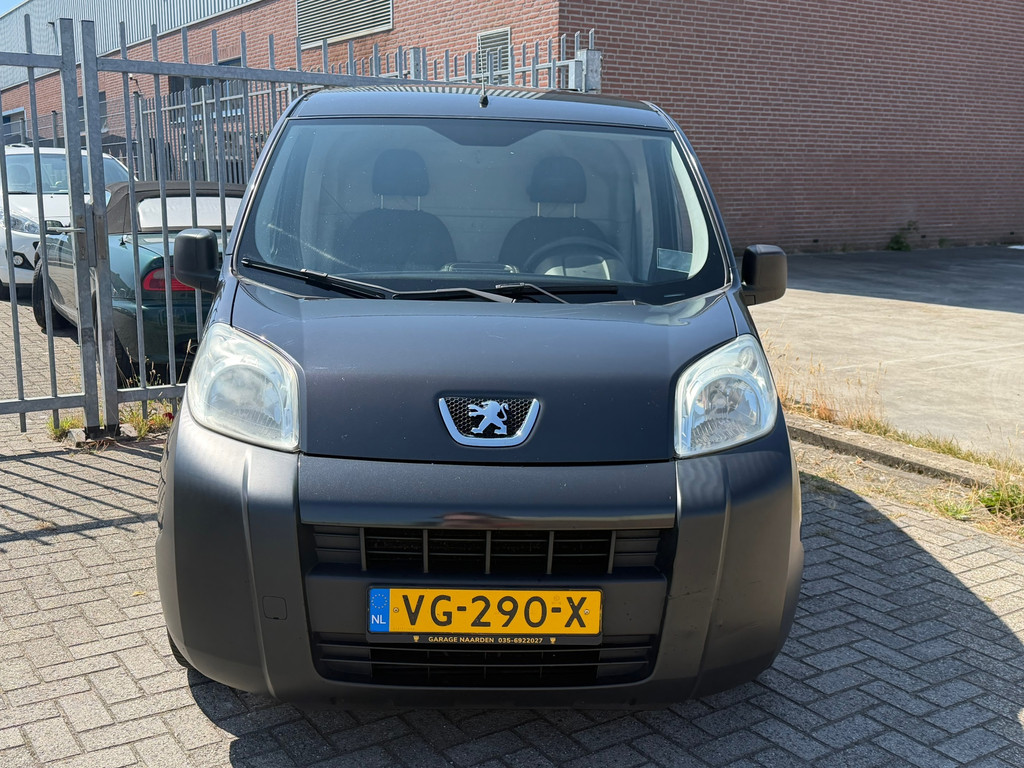 55609385-1.jpg