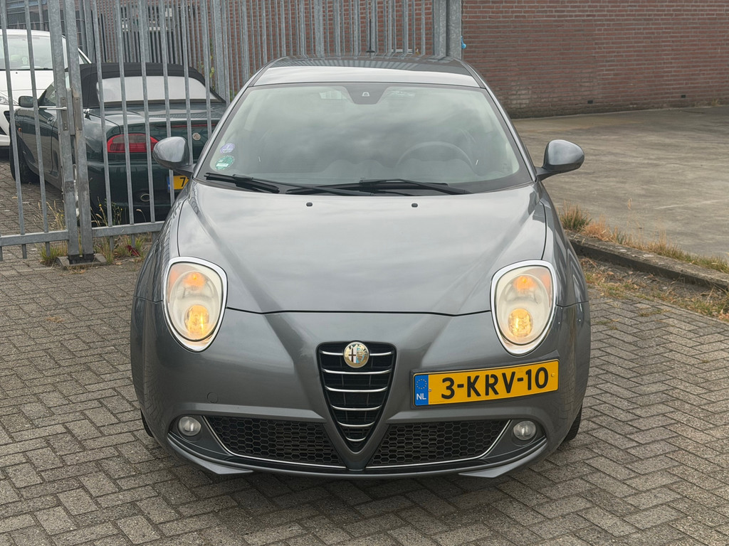 55996957-1.jpg
