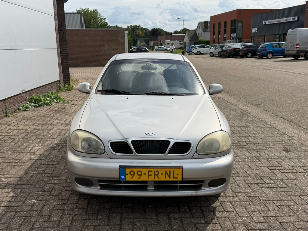 56393725-1.jpg